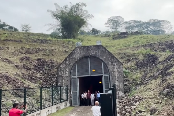 கொத்மலை அணைக்கட்டுக்கு மேல் உள்ள மலைத் தொடரில் வெடிப்பு! அமைச்சரின் பரபரப்பு தகவல் | Kotmale Dam Lal Kantha