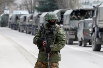 6வது நாளாகவும் தொடரும் பதற்றம்;   70 க்கும் மேற்பட்ட உக்ரேனிய படையினர் பலி;  40 மைல் நீளத்துக்கு அணிவகுத்த ரஷ்ய டாங்கிகள்