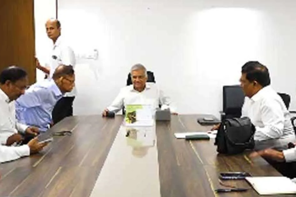 கொழும்பு அரசியலில் ஏற்பட்டுள்ள குழப்பம்! அவசர சந்திப்பில் எதிர்க்கட்சிகள் | Opposition Groups Suddenly Meet With Ranil