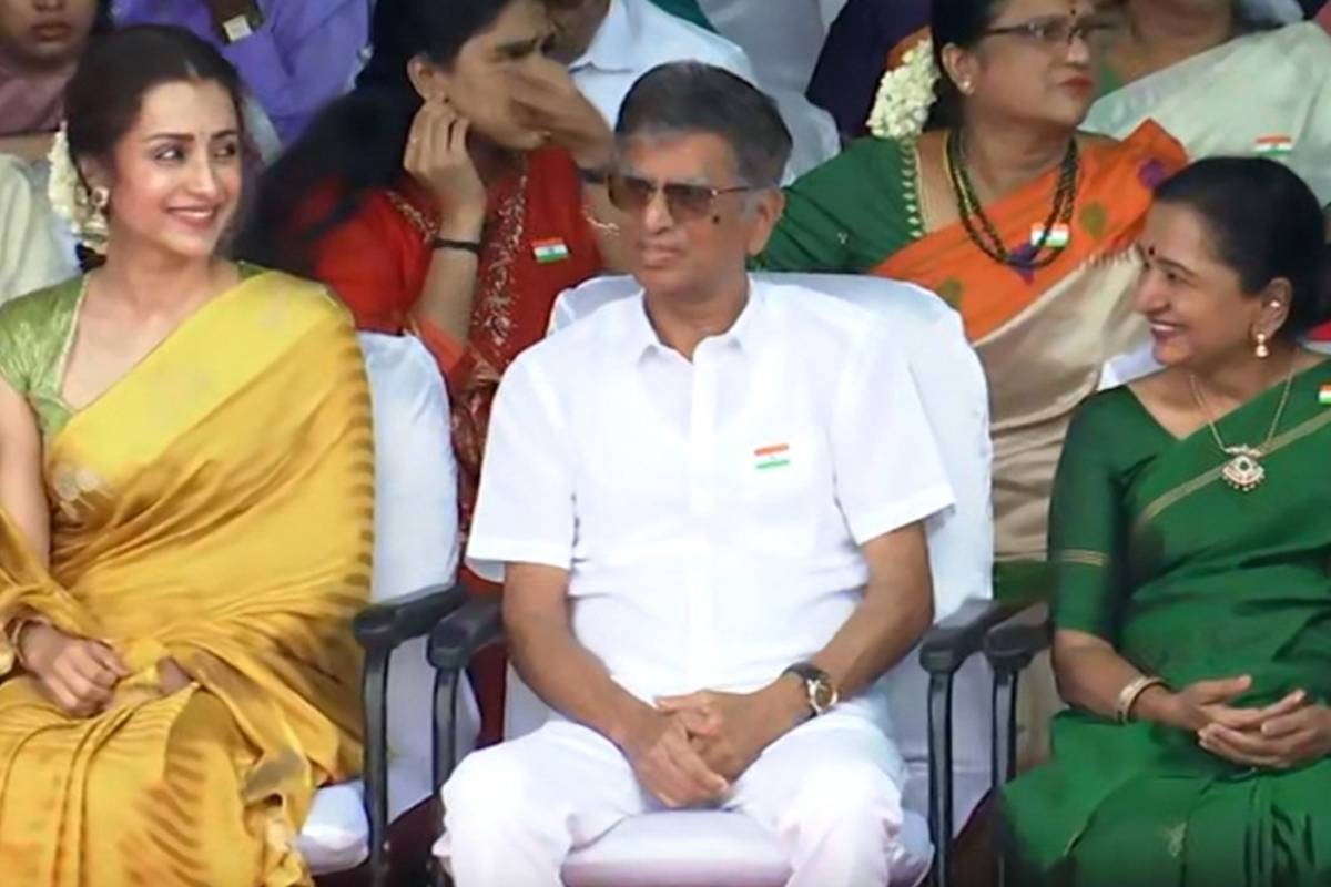 கோட்டையில் முதன்முறையாக தேசியக்கொடி ஏற்றும் முதலமைச்சர் விஜய்... த்ரிஷா வருகை | Cm Vijay Hoists The National Flag கோட்டையில் முதன்முறையாக தேசியக்கொடி ஏற்றும் முதலமைச்சர் விஜய்... த்ரிஷா வருகை | Cm Vijay Hoists The National Flag