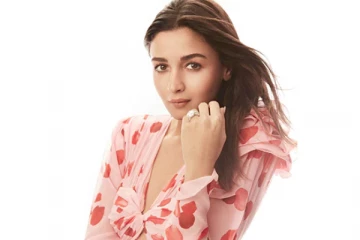 கர்ப்பமாக இருக்கும் ஆலியா.. வெளிநாட்டில் இருந்து வந்ததும் செய்த முதல் விஷயம்