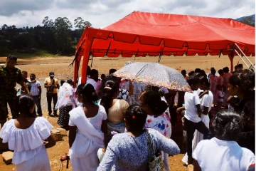 கடும் வறட்சியால் மழை வேண்டி வழிபாடுகளில் ஈடுபட்டுள்ள சர்வமத தலைவர்கள் (photos)