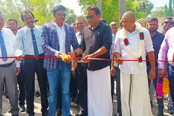 மட்டக்களப்பில் புதிதாக புரணமைக்கப்பட்ட வீதிகள்: மக்கள் பாவனைக்காக திறந்துவைப்பு (Photos)