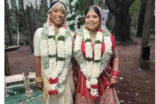 கனடாவில் நடந்த விசித்திர திருமணம் - 2 பெண்கள் தாலி கட்டிய அதிர்ச்சி! | Canada 2 Lady Couple Married Together