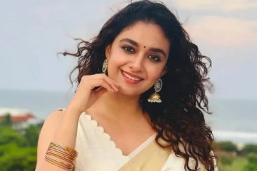 ஹீரோயினாக நடிக்க வருவதற்கு முன் நடிகை கீர்த்தி சுரேஷ் எப்படி இருக்கிறார் பாருங்க.. புகைப்படம் இதோ