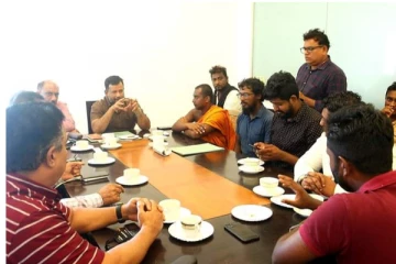 “அரகலய" போராட்டக் குழுவினரின் பிரதிநிதிகள் ரிஷாட் உள்ளிட்ட குழுவினருடன் சந்திப்பு