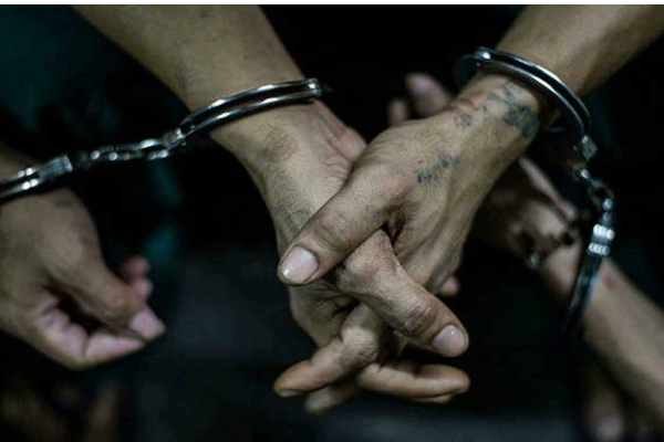 மட்டக்களப்பில் போதைப்பொருள் வியாபாரிகள் 4 பேர் கைது | 4 Drug Peddlers Arrested In Kattankudy