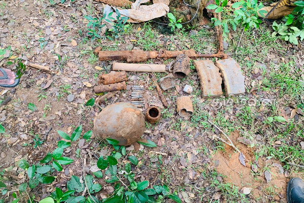 தமிழர் பகுதியில் செயலிழந்த நிலையில் வெடி பொருட்கள் மீட்பு(Video) | Recovery Of Detonated Explosives In Tamil Area