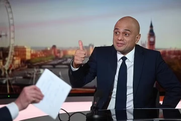 பிரித்தானியாவில் கொரோனா தடுப்பூசி கட்டாயம் ஆக்கப்படுமா? சுகாதாரச் செயலர் பதில்