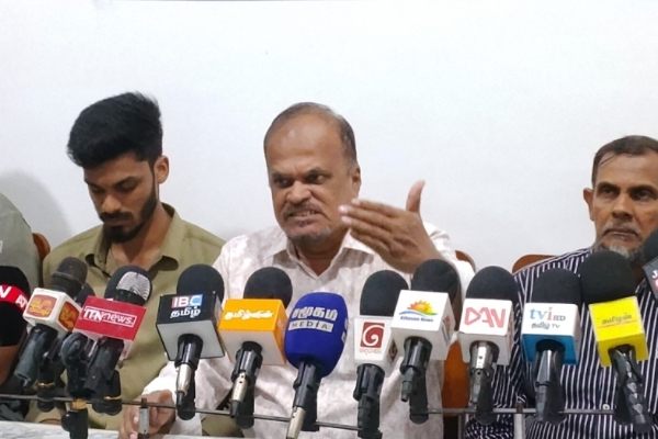 அனர்த்தம் காரணமாக பூனைக்கும் எலிக்கும் திருமணம் ; அரசியல்வாதிகளின் திடீர் நட்பால் வெடிக்கும் விமர்சனம் | Criticism Erupts As Politicians Unite அனர்த்தம் காரணமாக பூனைக்கும் எலிக்கும் திருமணம் ; அரசியல்வாதிகளின் திடீர் நட்பால் வெடிக்கும் விமர்சனம் | Criticism Erupts As Politicians Unite