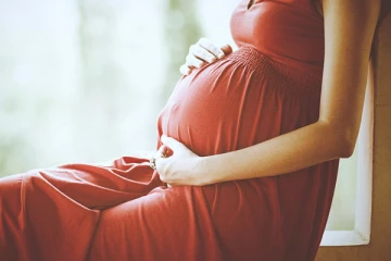 சாதி வெறியால் கர்ப்பிணி மருமகளை வெட்டிக்கொன்ற மாமனார்