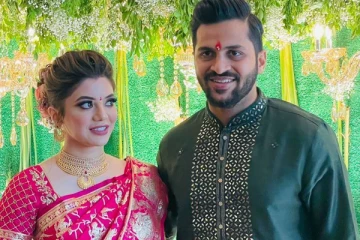 நீண்ட கால தோழியுடன் பிரபல கிரிக்கெட் வீரர் நிச்சயதார்த்தம் - ஆனால் கல்யாணம் இப்போ இல்ல..!