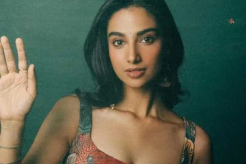 கோட் பட நடிகை மீனாட்சி செளத்ரியின் லேட்டஸ்ட் க்யூட் போட்டோஷூட்..