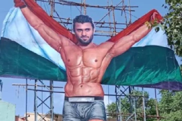 புல்லட் பாண்டி வடிவேலுவாக மாறிய விஜய் தேவரகொண்டா! போஸ்டரை வெச்சு செய்த நெட்டிசன்கள்..