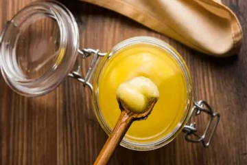 காலை எழுந்ததும் வெறும் வயிற்றில் ஒரு ஸ்பூன் நெய் சாப்பிடுங்க! என்ன நடக்கும் தெரியுமா?