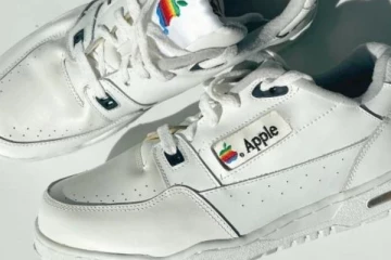 41 லட்சத்திற்கு ஏலம்போன காலணி!