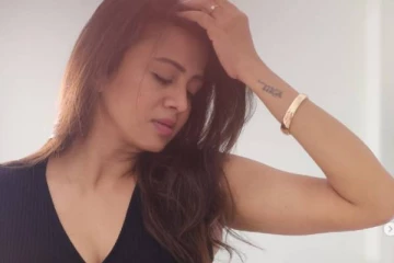 அந்த இடத்தில் டாட்டூ!! விஜே அஞ்சனாவின் அசத்தும் புகைப்படங்கள்..