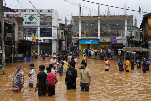 கம்பளை பகுதியில் மண்சரிவினால் காணாமல் போனவர்கள்! எழுந்துள்ள குற்றச்சாட்டு | Gampola Landslide Missing People Update