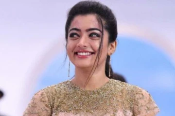 காருக்குள் துளி கூட மேக்கப் போடாமல் இருக்கும் நடிகை ரஷ்மிகா மந்தனா.. முதல் முறையாக வெளியான புகைப்படம்