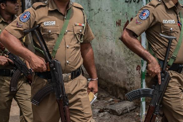 இலங்கையில் அதிர்ச்சி சம்பவம்: நபரொருவர் கூரிய ஆயுதத்தால் தாக்கி கொடூர கொலை! | Person Was Killed In Money Dispute Hambantota