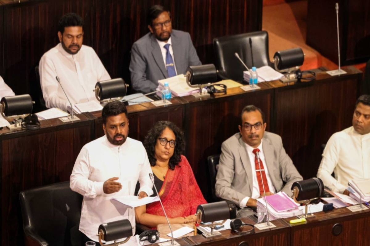 அரசின் ஜனநாயக அழிப்பு நாட்டின் பொருளாதாரத்தை மிக மோசமாகப் பாதிக்கும் : சஜித் | Sri Lanka Government S Destruction Of Democracy அரசின் ஜனநாயக அழிப்பு நாட்டின் பொருளாதாரத்தை மிக மோசமாகப் பாதிக்கும் : சஜித் | Sri Lanka Government S Destruction Of Democracy