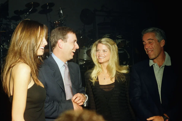 இளவரசர் ஆண்ட்ரூவின் குட்டு வெளிப்பட்டது: ஆதார புகைப்படங்கள் வெளியாகின | Ex Prince Andrew Photos In Epstein Files இளவரசர் ஆண்ட்ரூவின் குட்டு வெளிப்பட்டது: ஆதார புகைப்படங்கள் வெளியாகின | Ex Prince Andrew Photos In Epstein Files