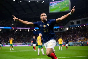 எம்பாப்பேவை 10,000 கோடிக்கு ஒப்பந்தம் செய்ய துடிக்கும் ரியல் மாட்ரி