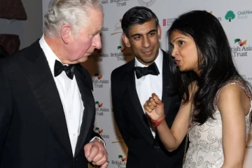 மக்கள் வறுமையில்... ரிஷிக்கும் அவரது மனைவிக்கும் மன்னரைவிட சொத்து அதிகம்: எதிர்க்கட்சி விமர்சனம்