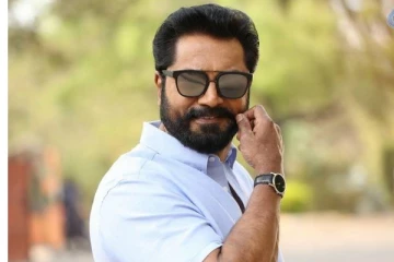 68 வயதில் நடிகர் சரத்குமாரா இது? ரசிகர்களை மிரள வைத்த ஸ்மார்ட் புகைப்படம்