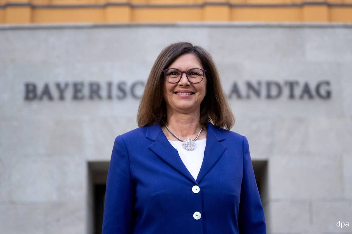 ஜேர்மன் ஜனாதிபதிக்கான போட்டியில் ஏழு பெண்கள் | 7 Women Candidates On German Next President Race ஜேர்மன் ஜனாதிபதிக்கான போட்டியில் ஏழு பெண்கள் | 7 Women Candidates On German Next President Race