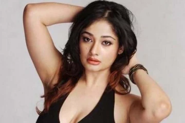 43 வயதிலும் கிளாமர் உடையில் நடிகை கிரண்... இவரின் சொத்து மதிப்பு இவ்ளோவா?