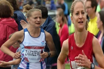 பிரித்தானியாவில் தடகள போட்டியில் காரில் வந்து பரிசை வென்ற வீரர்!