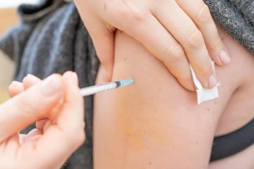 கட்டுப்பாடுகள் இருந்தும்... தடுப்பூசி தொடர்பில் தில்லு முல்லு செய்யும் சுவிஸ் மக்கள்