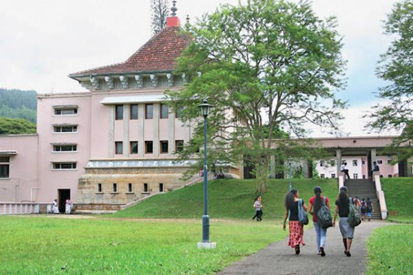 பேராதனைப் பல்கலையில் மகளிர் விடுதியின் அருகே மனித கருவின் பாகங்கள் ; அதிர்ச்சியில் பொலிஸார் | Human Fetus Parts Near Peradeniya Hostel பேராதனைப் பல்கலையில் மகளிர் விடுதியின் அருகே மனித கருவின் பாகங்கள் ; அதிர்ச்சியில் பொலிஸார் | Human Fetus Parts Near Peradeniya Hostel