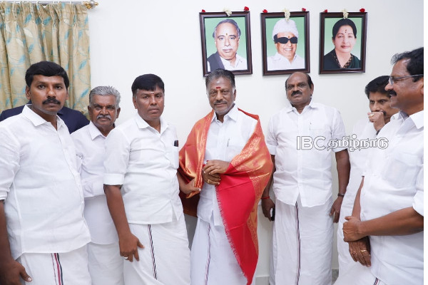 அதிமுகவை கைப்பற்ற ஓபிஎஸ் போட்ட பலே திட்டம்...எம்.எல்.ஏக்களுடன் திடீர் ஆலோசனை | Ops Sudden Consultation With Mlas அதிமுகவை கைப்பற்ற ஓபிஎஸ் போட்ட பலே திட்டம்...எம்.எல்.ஏக்களுடன் திடீர் ஆலோசனை | Ops Sudden Consultation With Mlas