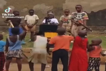 ட்ரம்ப் மீதான துப்பாக்கி சூடு : பிரபலமான உகண்டா சிறுவர்கள் : வைரலாகும் காணொளி