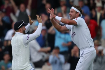 பரபரப்பான ஆஷஸ் 5வது டெஸ்டில் இங்கிலாந்து அபார வெற்றி! கடைசி விக்கெட்டை வீழ்த்தி ஹீரோவான ஸ்டூவர்ட் பிராட்