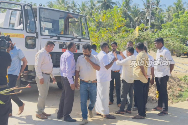 வெலிமடை பிரதேசசபை தவிசாளரால் எடுத்து செல்லப்பட்ட செங்கலடி பிரதேசசபையிலிருந்த நீர் பவுசர் வாகனம் | Pradeshiya Sabha Chairman Who Took The Vehicle