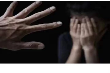 நர்சிங் கல்லூரி மாணவி கூட்டுப் பாலியல் வன்கொடுமை - நடுரோட்டில் அரங்கேறிய கொடூரம்!