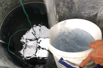 இலங்கையில் நீலநிறத்தில் மாறிய கிணற்று நீர்... குழப்பத்தில் மக்கள்