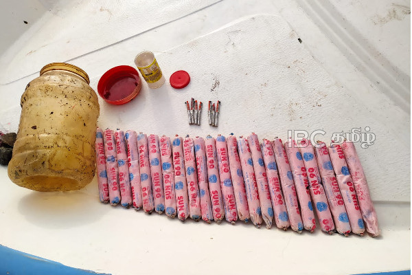 யாழ்ப்பாணத்தில் வெடிபொருட்கள் மீட்பு (படங்கள்) | Explosive Ordnance Recovery In Jaffna