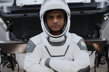 சுபான்ஷு சுக்லா வெற்றிகரமாக பூமிக்கு திரும்பினார்