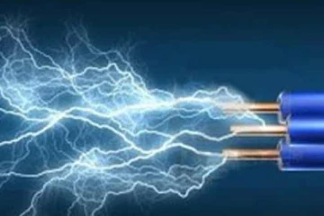 மின்சாரம் தாக்கி தம்பதியினர் பரிதாபமாக பலி