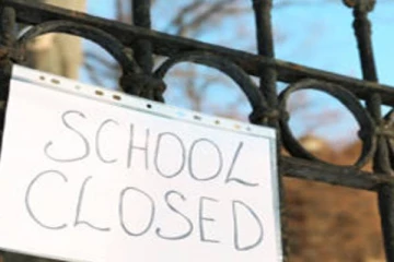 மன்னார் மாவட்ட பாடசாலைக்கு பூட்டு