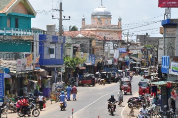 முஸ்லிம் இளைஞர்கள் மீது  தாக்குதல்!