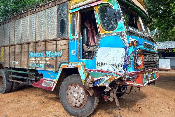 இரு வெவ்வேறு விபத்துக்களில் இருவர் பலி | Vavuniyaa Accident Srilanka Death