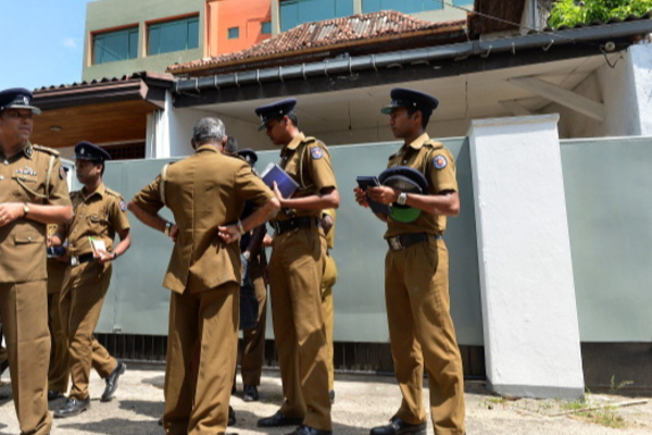 புதுக்குடியிருப்பில் ஐஸ் போதைப்பொருளுடன் ஐவர் கைது | Five People Arrested Drugs In Pudukkudiyuruppu புதுக்குடியிருப்பில் ஐஸ் போதைப்பொருளுடன் ஐவர் கைது | Five People Arrested Drugs In Pudukkudiyuruppu