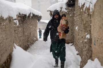 ஆப்கானிஸ்தானில் கடும் குளிரால் 124 போ் பலி!