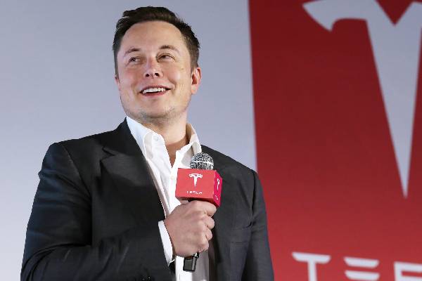 ‘’ நான் சும்மா  சொன்னேன் ‘’ Fun பண்ணிய எலான் மஸ்க் .. கொந்தளித்த இணையவாசிகள் | Elon Musk Just Prank That Football Auction