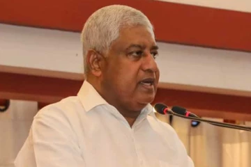 "..නිලඇඳුම ගලවලා යන්න.." - ආරක්ෂක ඇමති ටිරාන්ගෙන් දැඩි ප්‍රකාශයක්..!